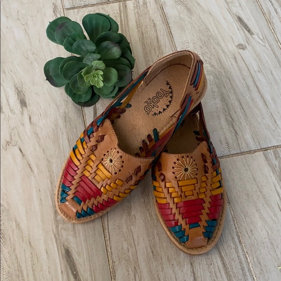 Huaraches - Picture 1 of 6